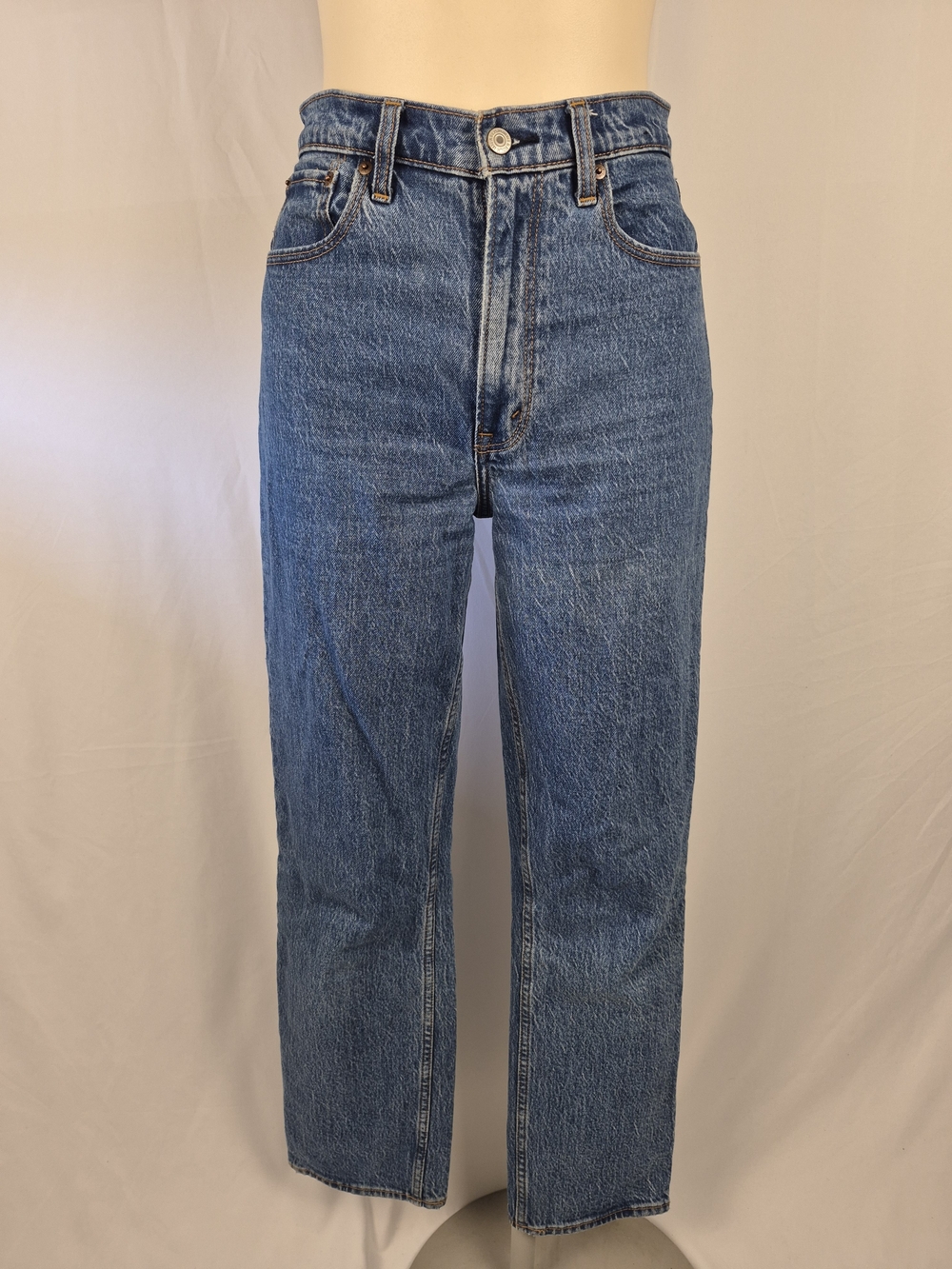 Abercrombie & Fitch The '90 Straight Ultra High-Rise Straight Leg Jeans in Blue